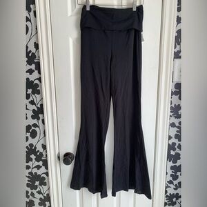 aerie Black Fold-Over Waist Flare yoga Pants leggings medium comfy cozy cute